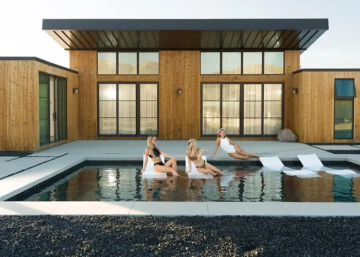 The Lunawood - Lux Home Pool And Spa